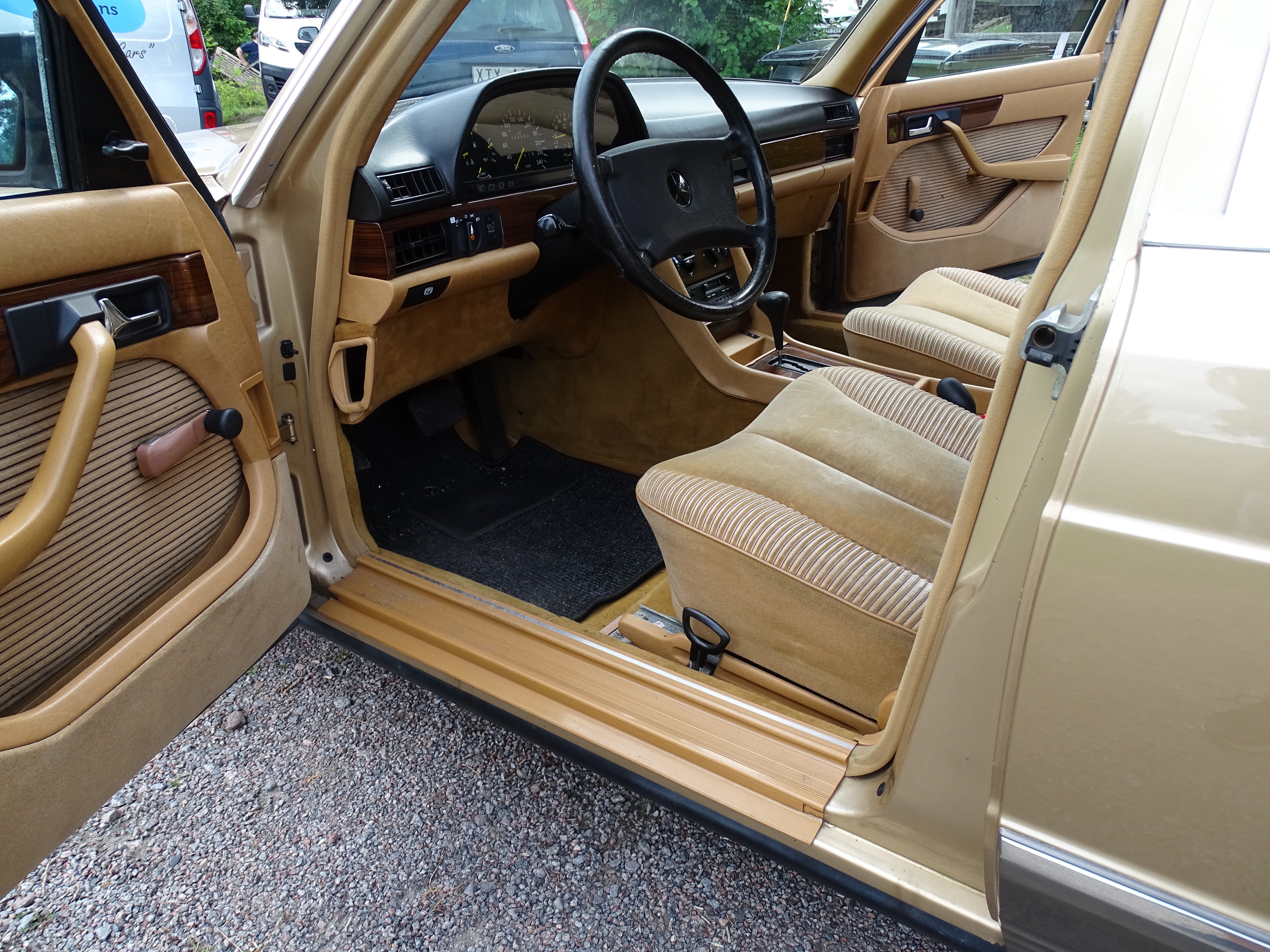 Vehicle Image 26