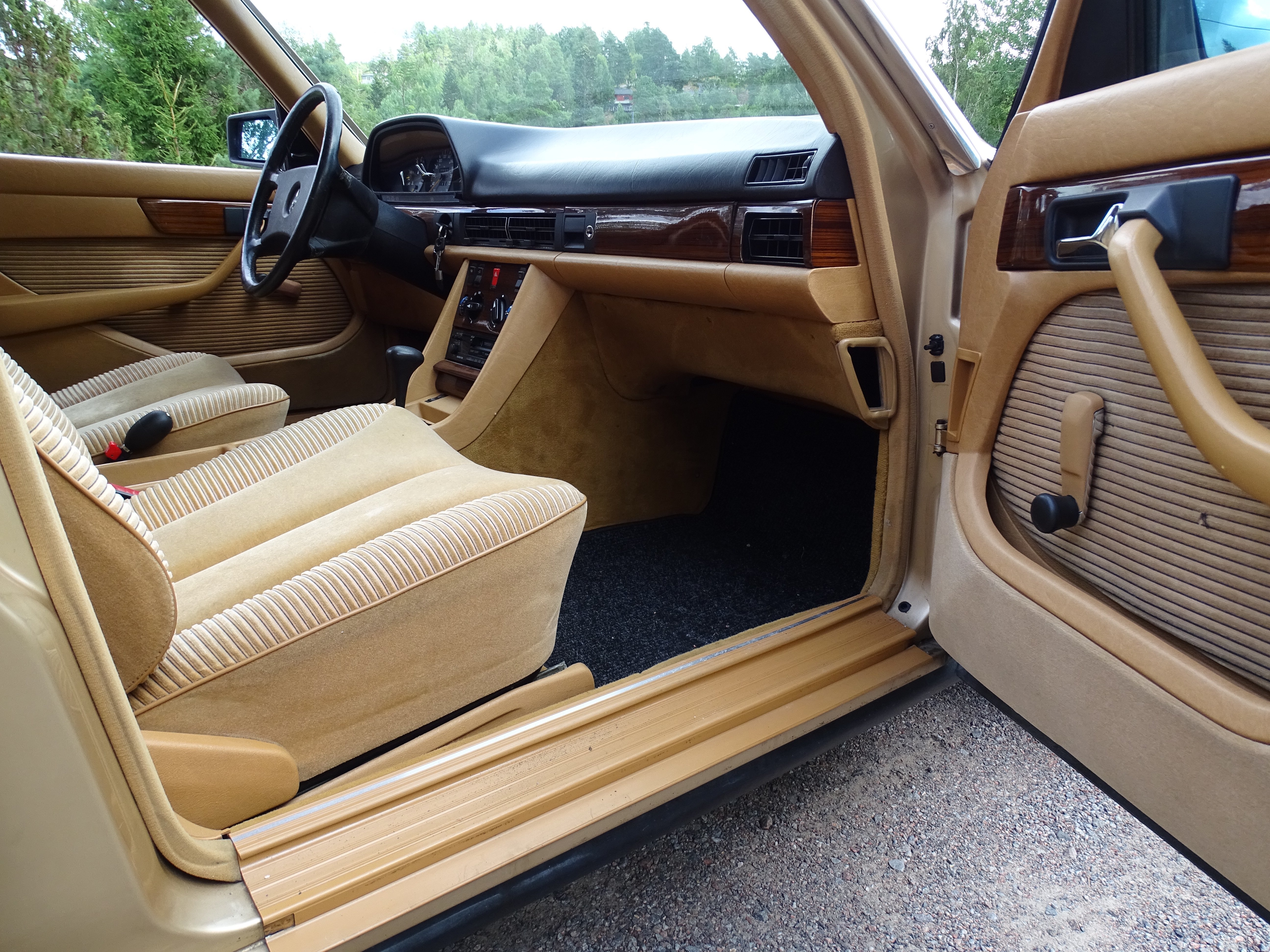 Vehicle Image 27