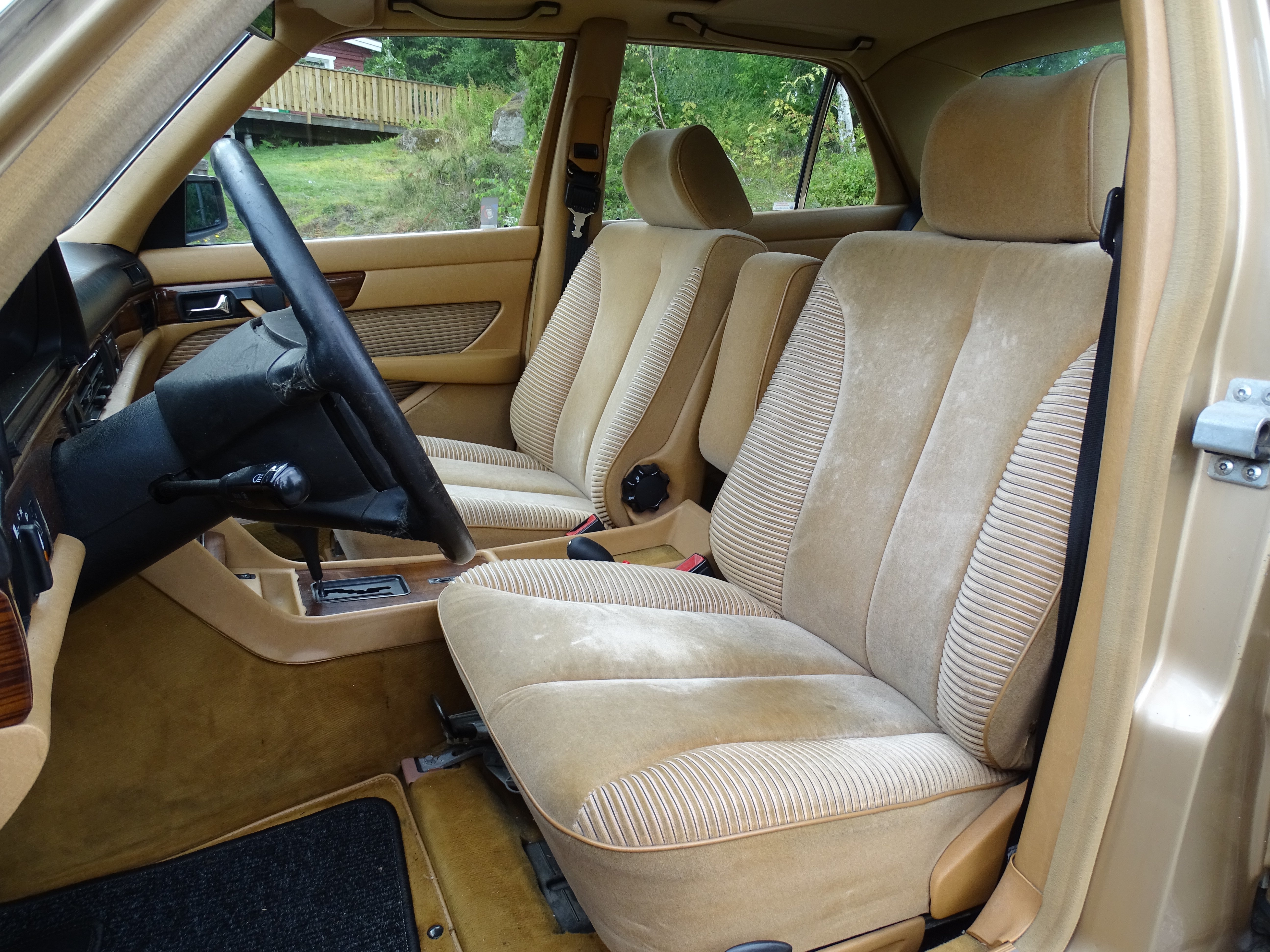 Vehicle Image 33