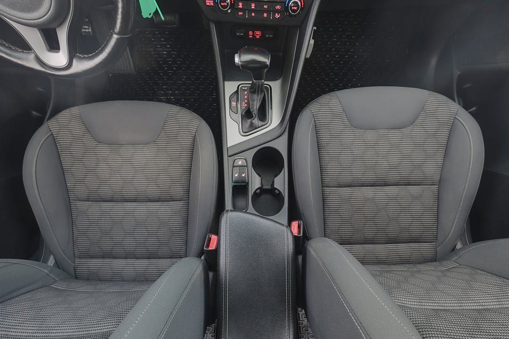 Vehicle Image 14