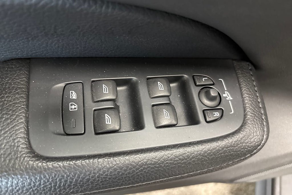 Vehicle Image 27