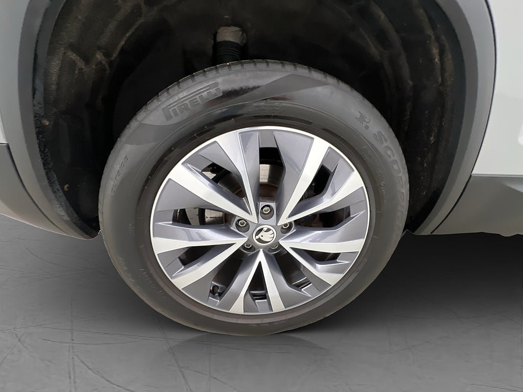 Vehicle Image 32