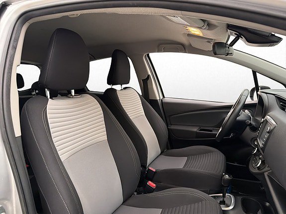 Vehicle Image 21