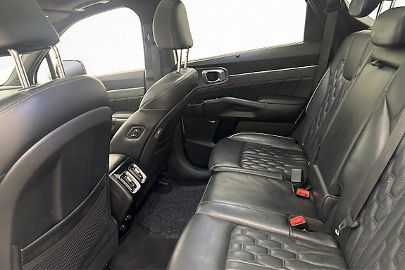 Vehicle Image 29
