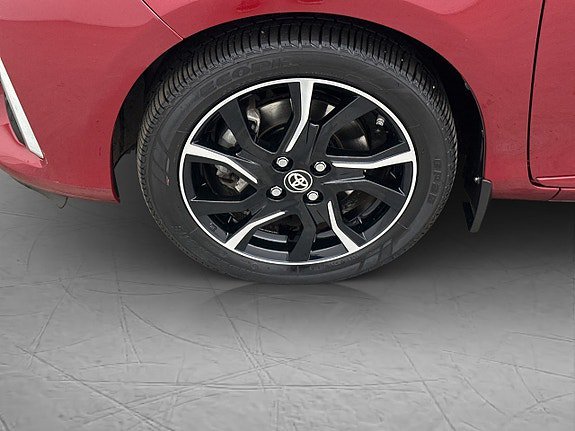 Vehicle Image 19