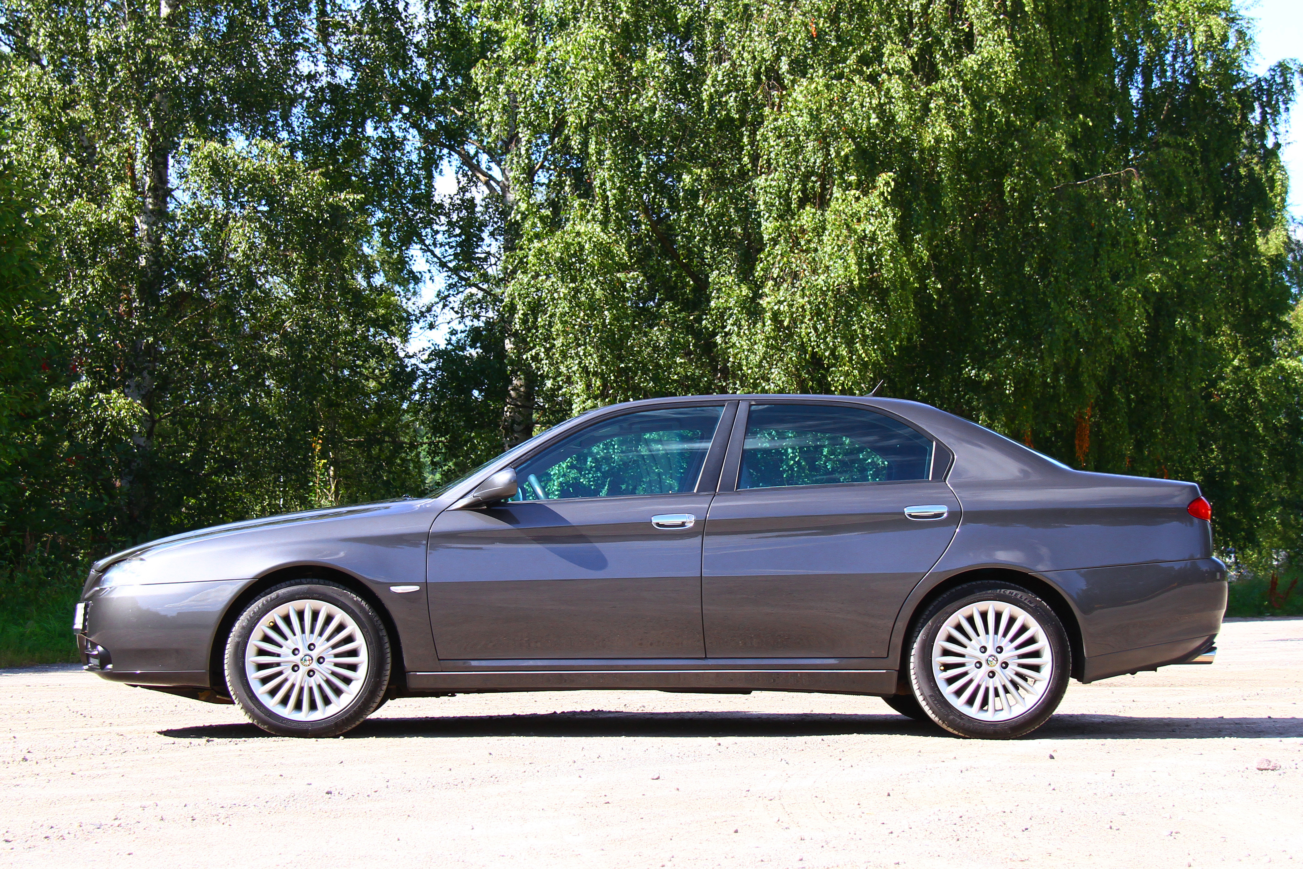 Vehicle Image 23