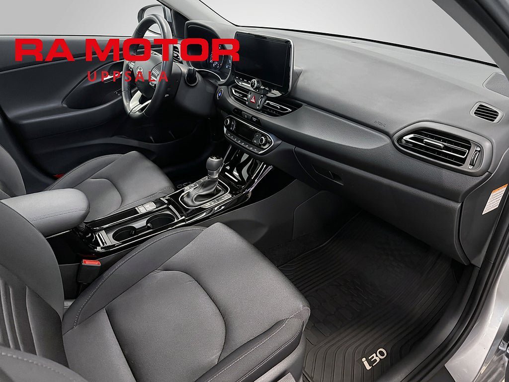 Vehicle Image 12