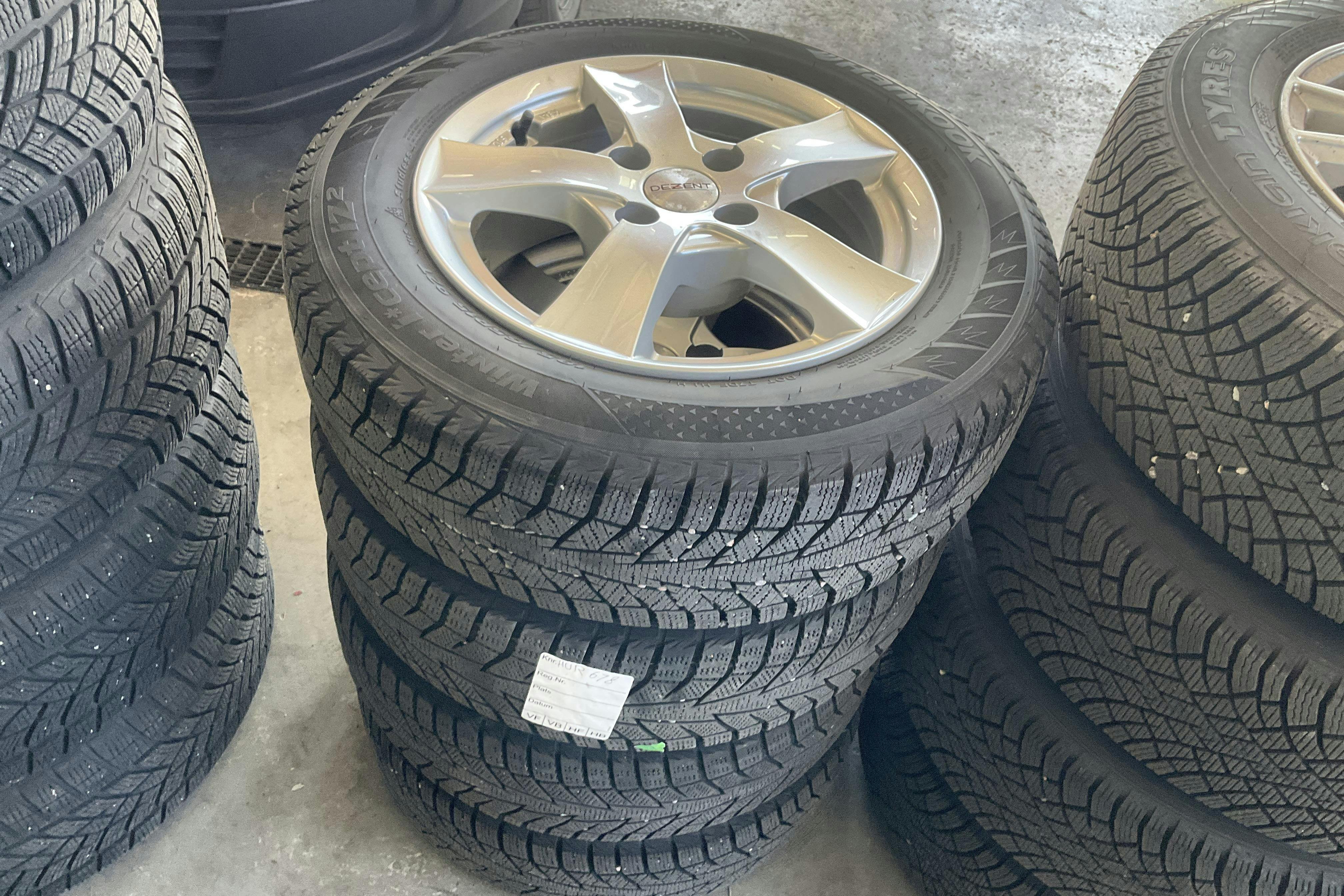 Vehicle Image 12