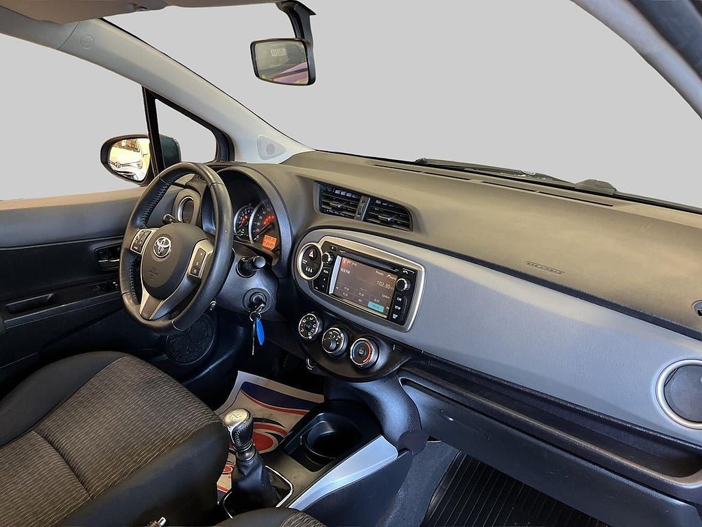 Vehicle Image 10