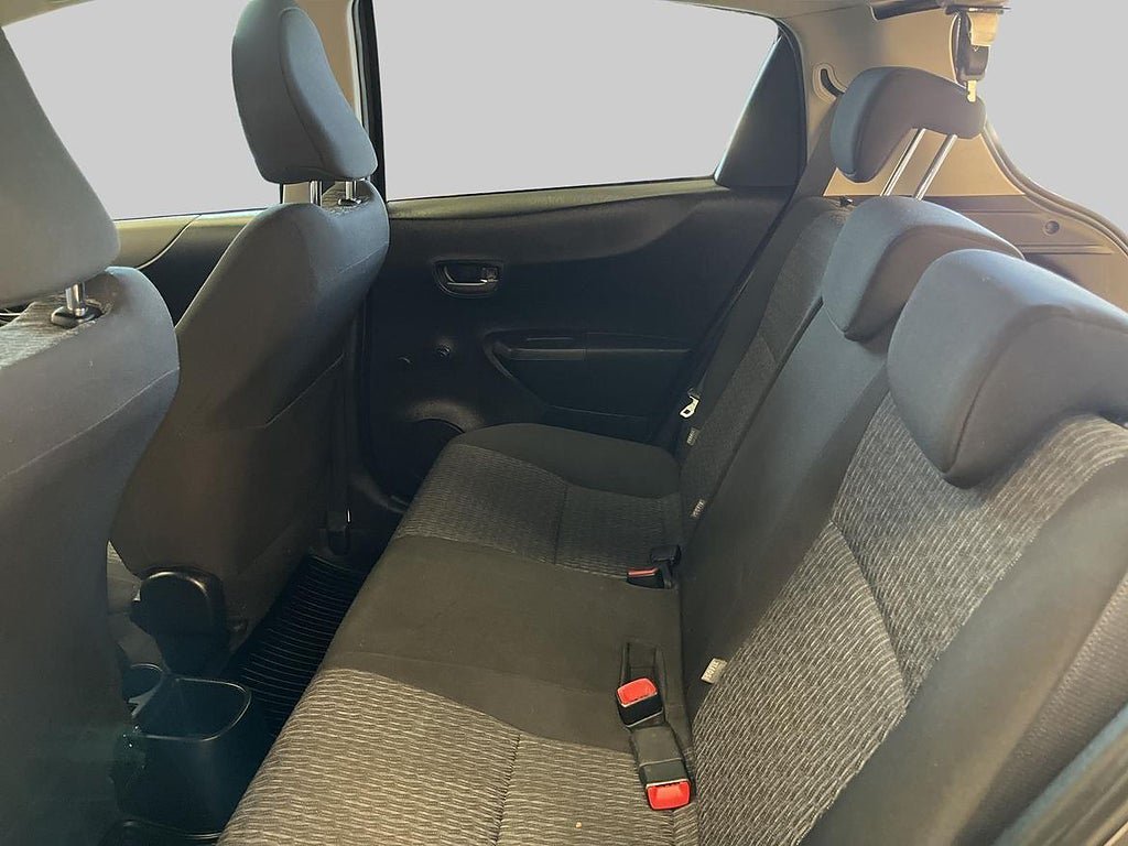 Vehicle Image 11