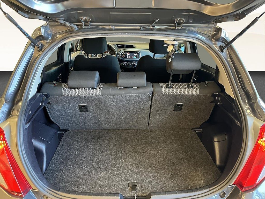 Vehicle Image 13