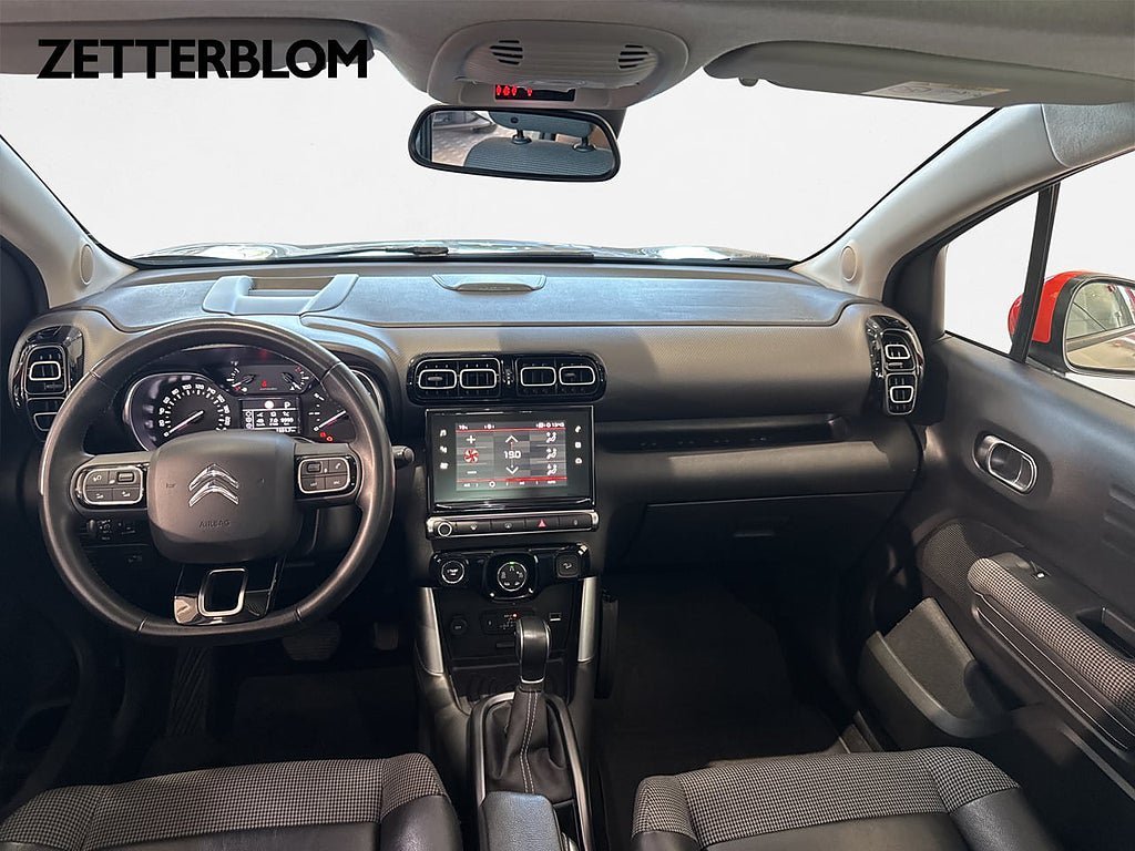 Vehicle Image 10