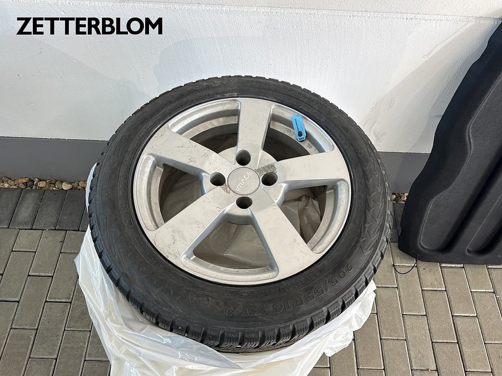 Vehicle Image 15
