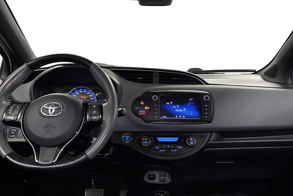 Vehicle Image 12
