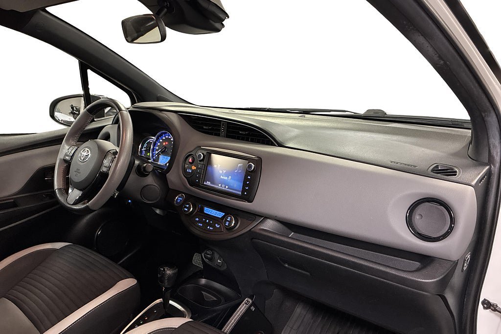 Vehicle Image 15