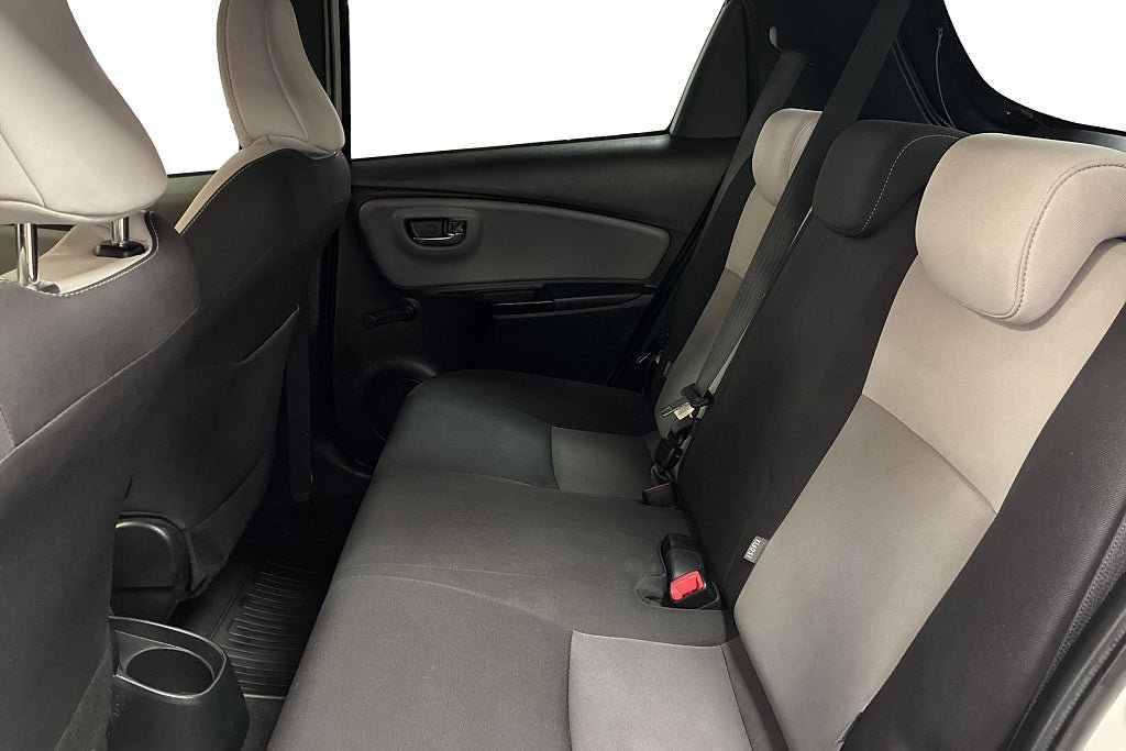 Vehicle Image 16