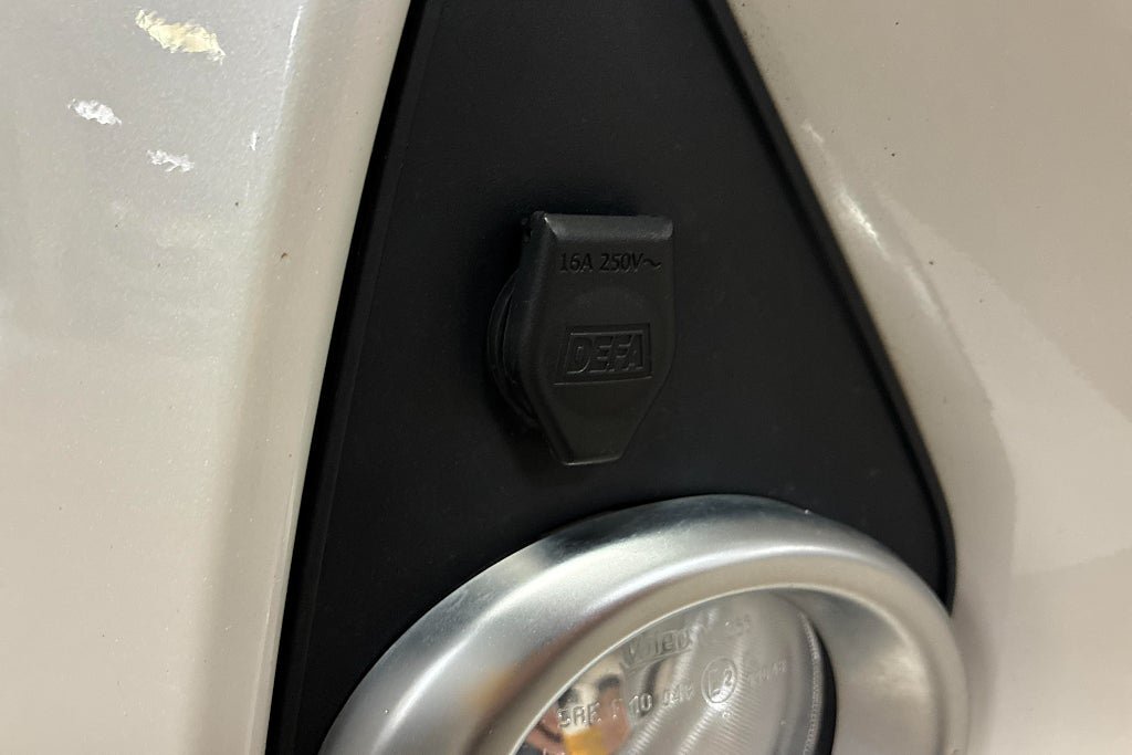 Vehicle Image 25