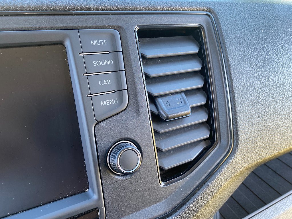 Vehicle Image 29