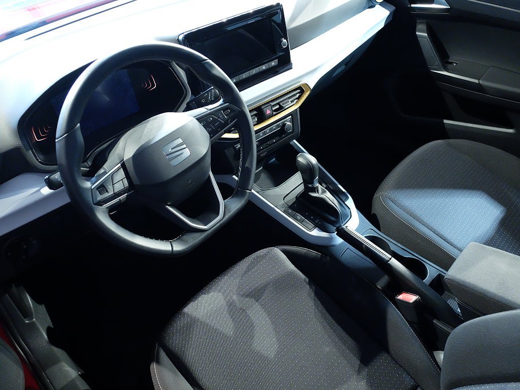 Vehicle Image 11