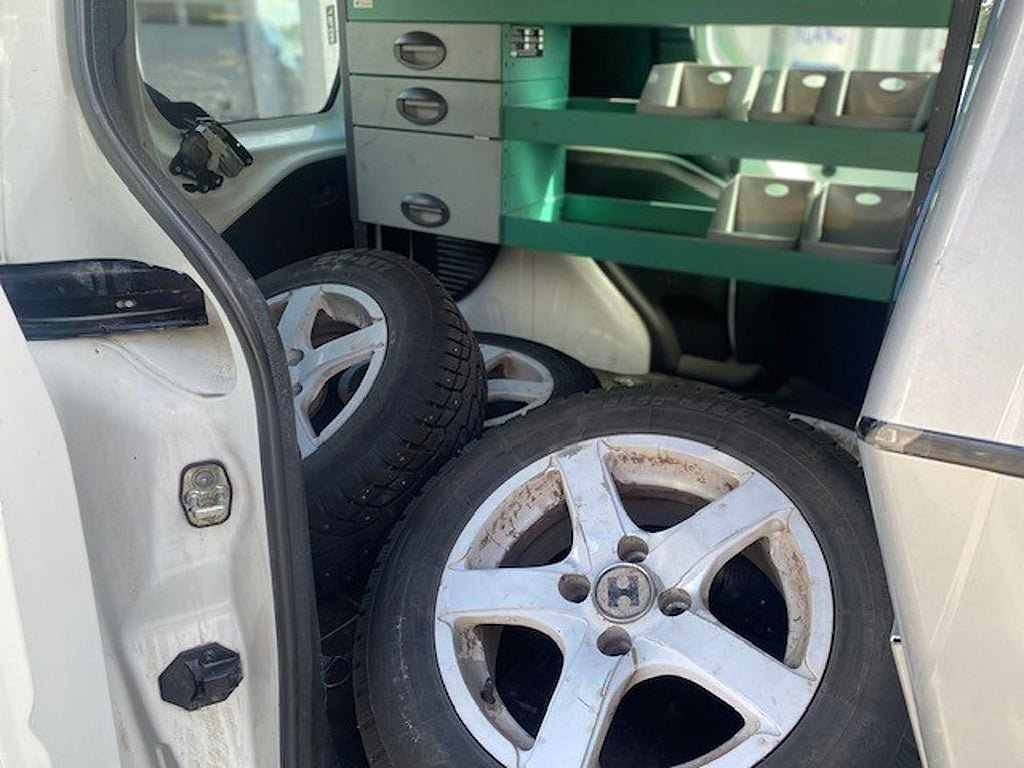 Vehicle Image 5