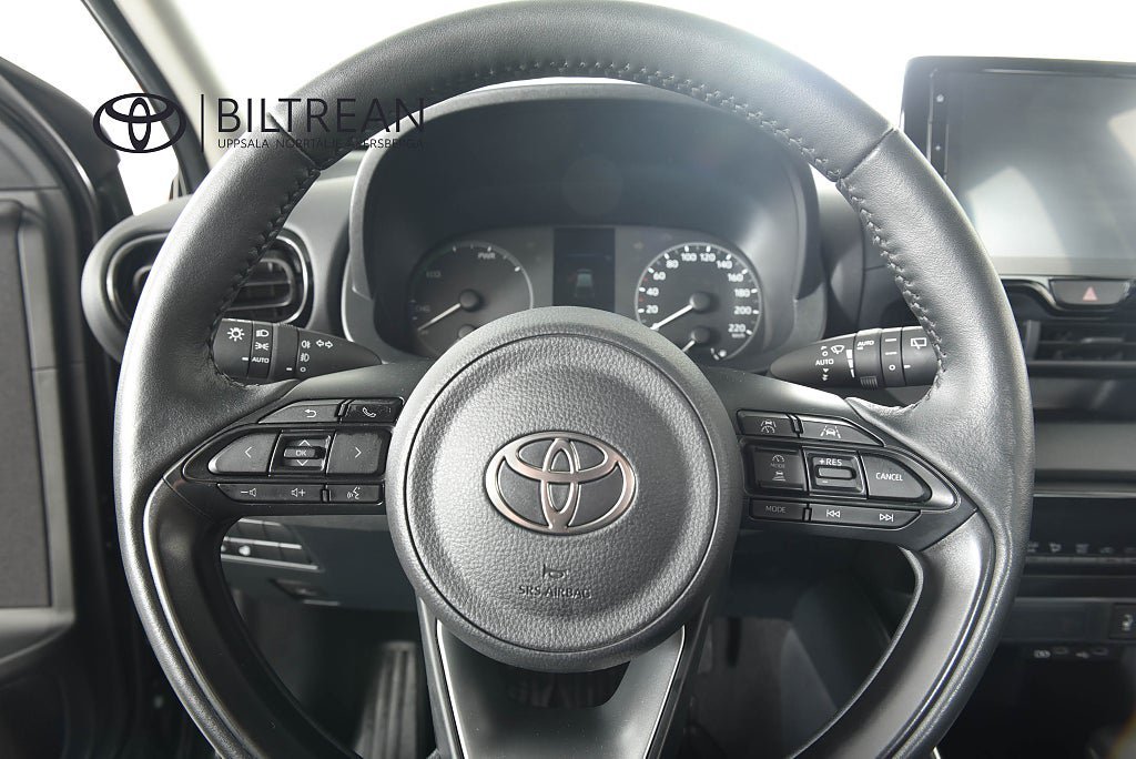 Vehicle Image 10