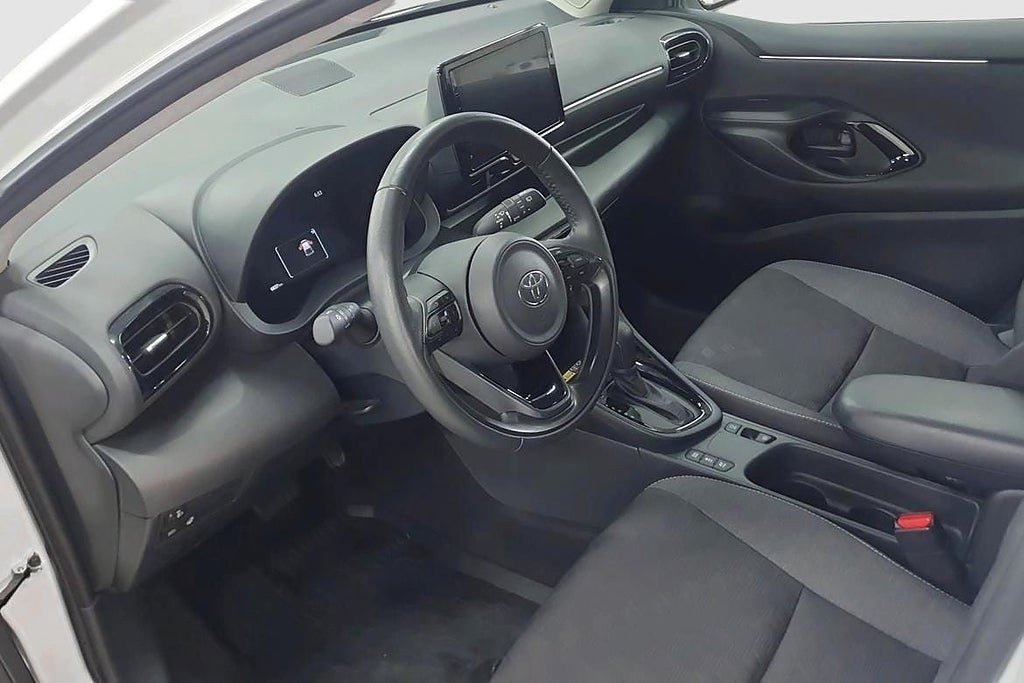 Vehicle Image 7