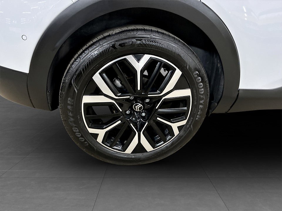 Vehicle Image 18