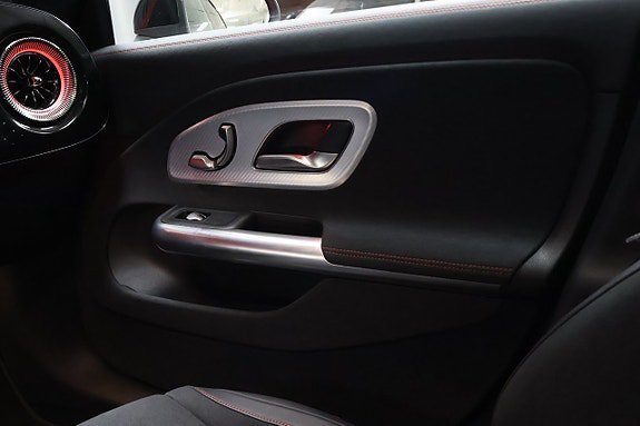 Vehicle Image 27