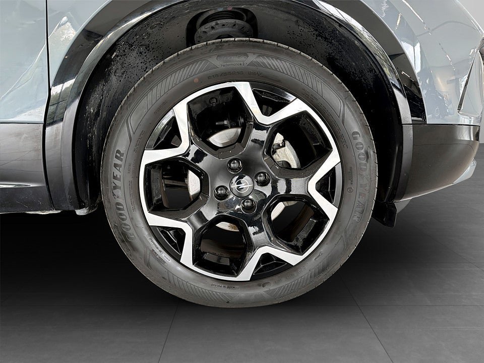 Vehicle Image 15