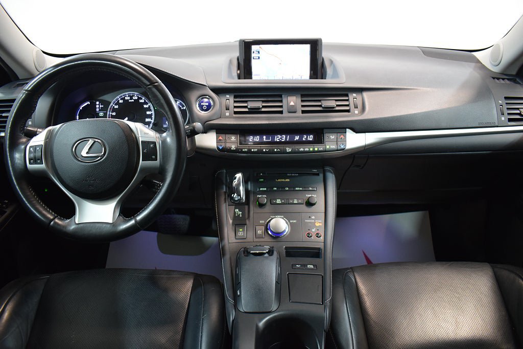 Vehicle Image 13