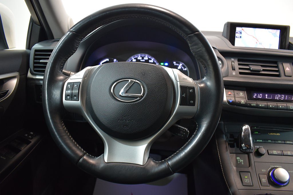 Vehicle Image 14