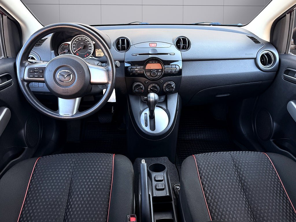 Vehicle Image 9