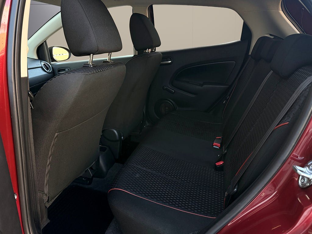 Vehicle Image 13