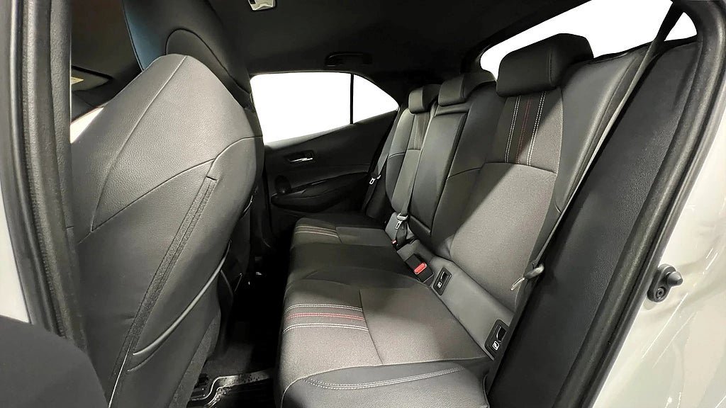 Vehicle Image 12