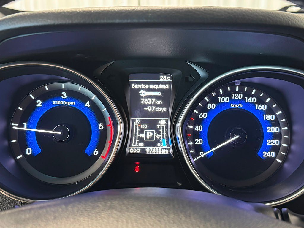 Vehicle Image 12