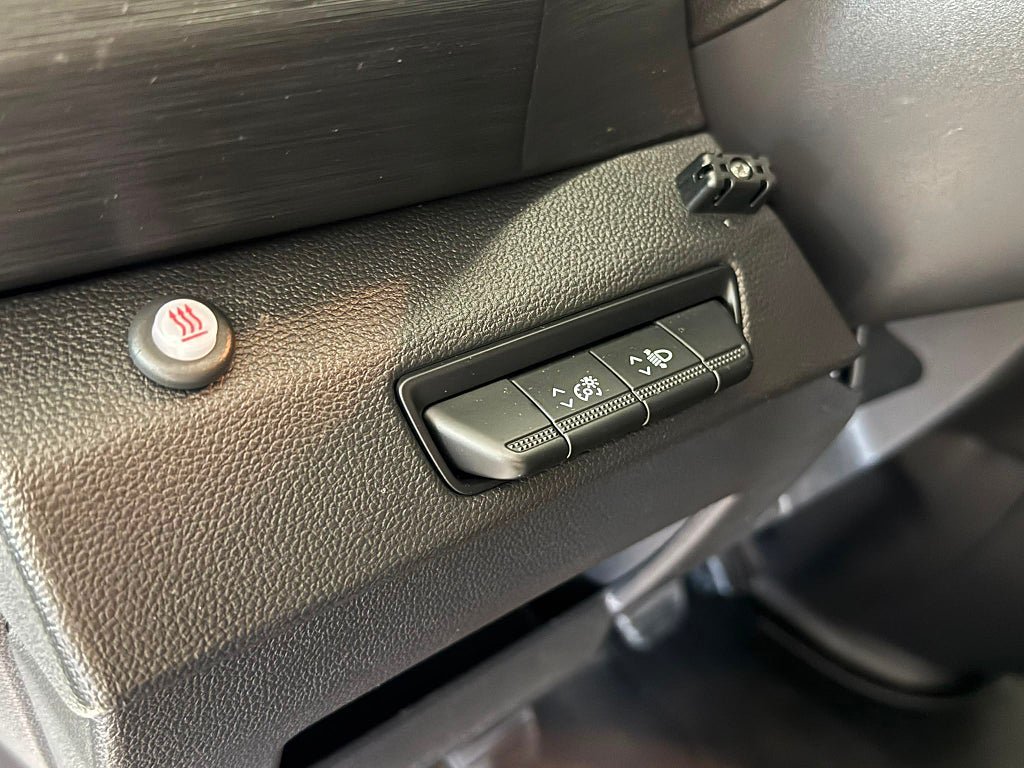 Vehicle Image 18