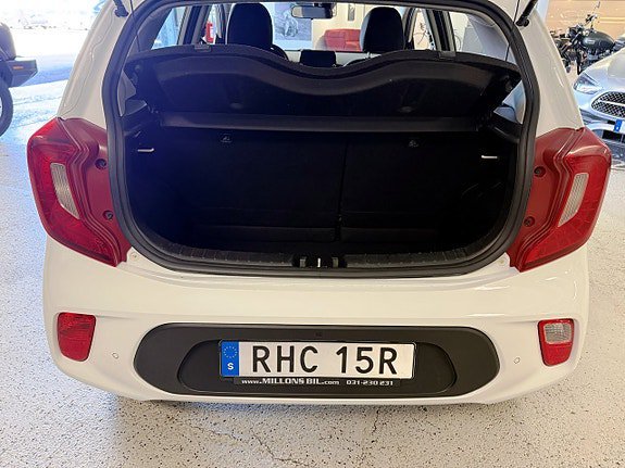 Vehicle Image 19