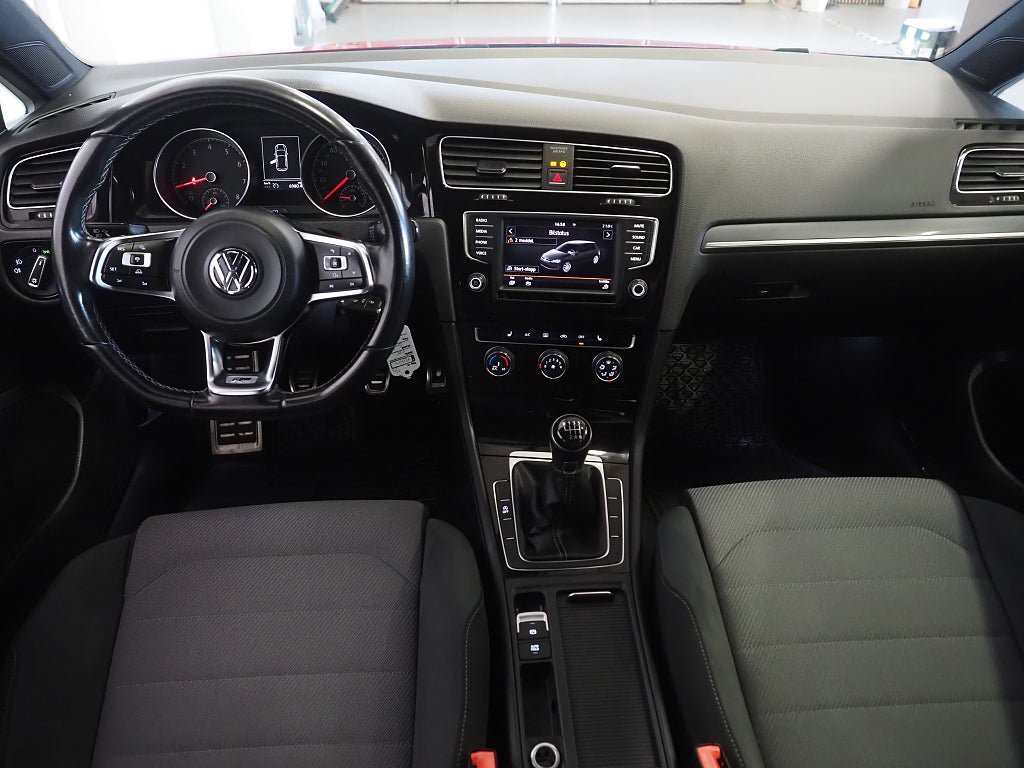 Vehicle Image 15