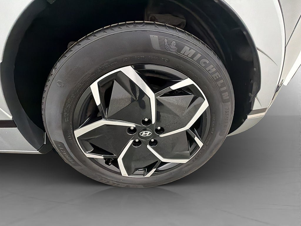 Vehicle Image 35