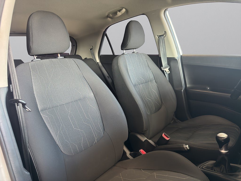 Vehicle Image 10