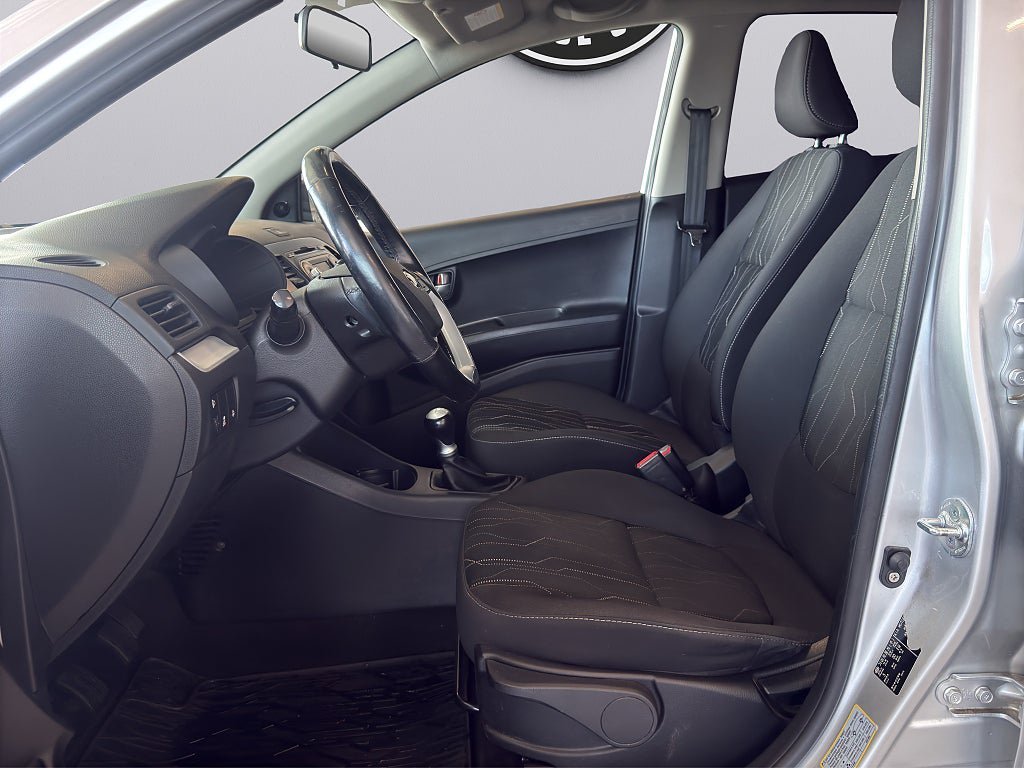 Vehicle Image 11