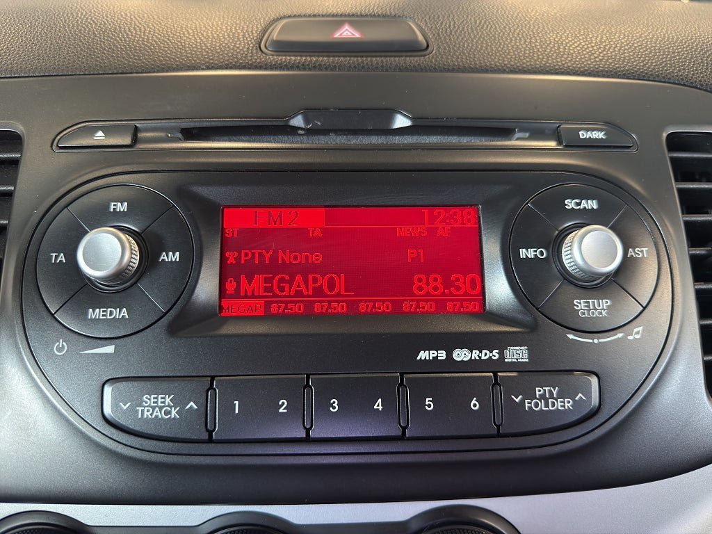 Vehicle Image 16