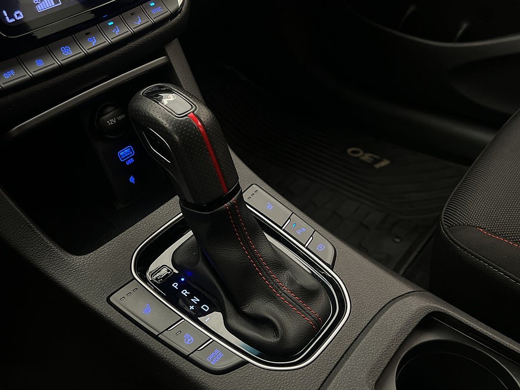 Vehicle Image 25