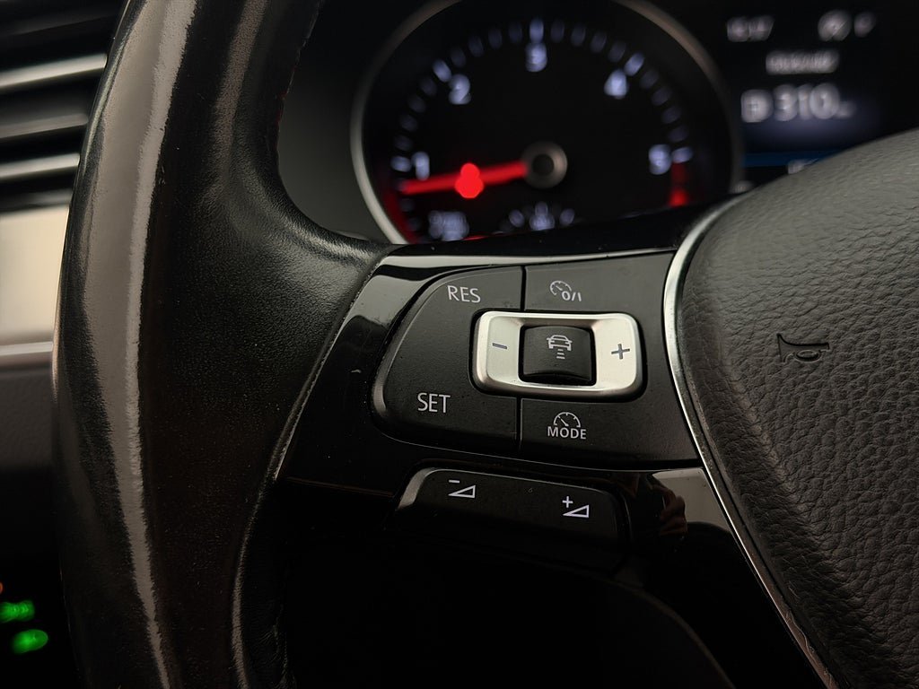 Vehicle Image 29