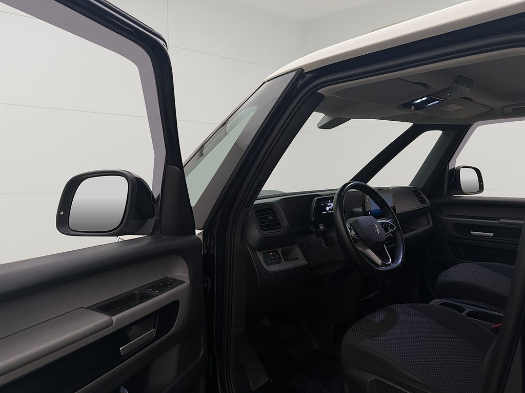 Vehicle Image 14