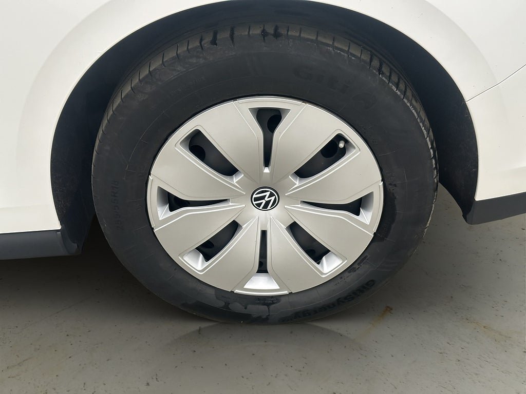 Vehicle Image 32