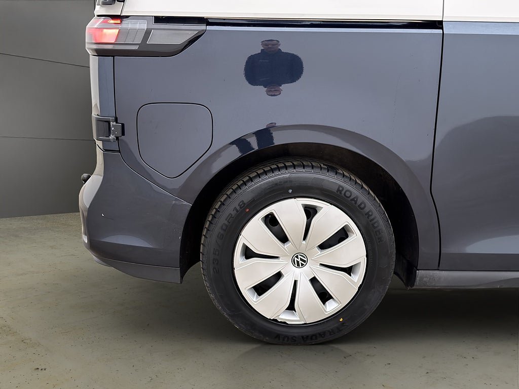 Vehicle Image 32