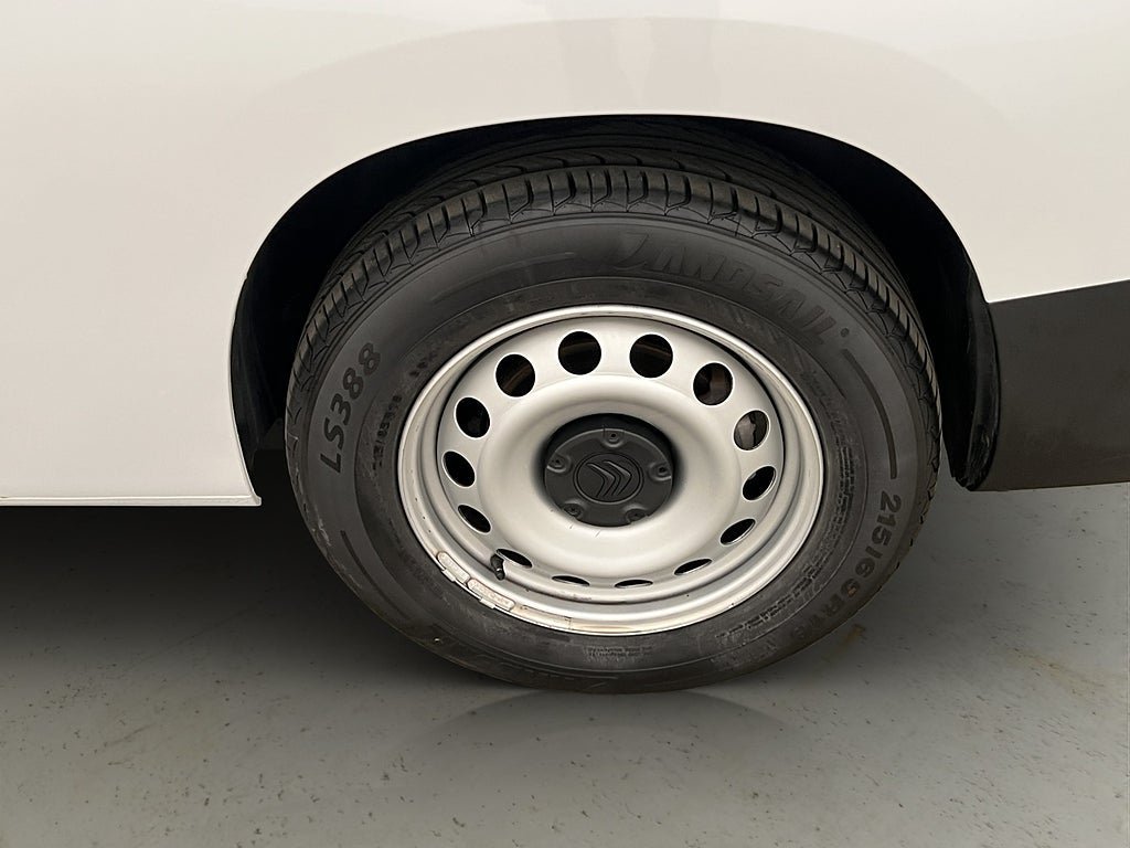Vehicle Image 31