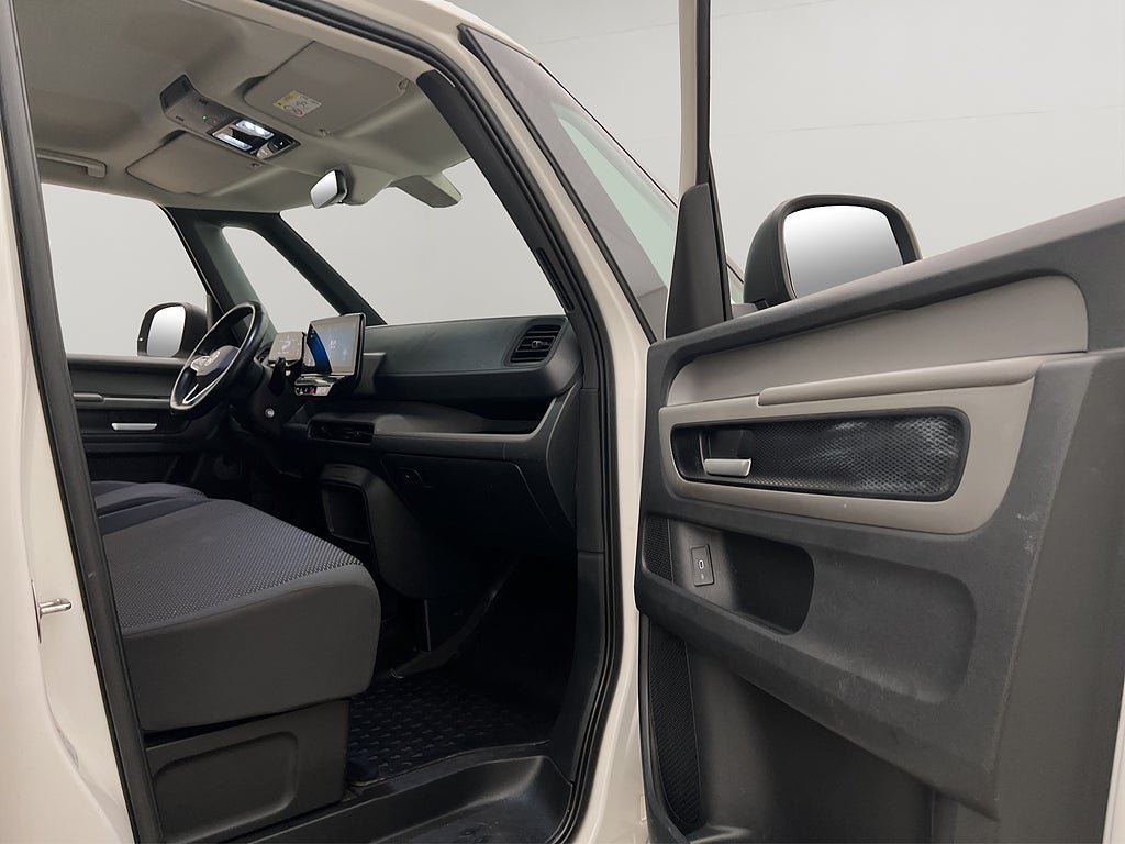 Vehicle Image 33