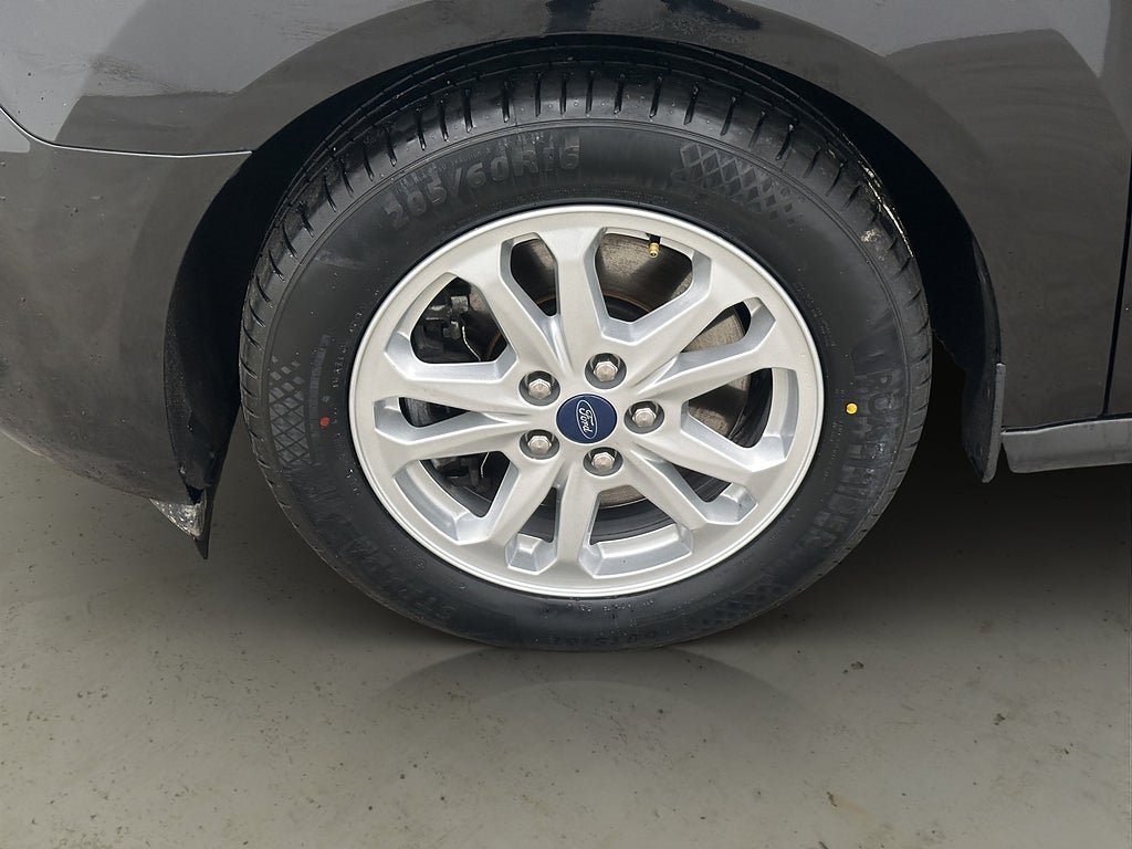 Vehicle Image 26